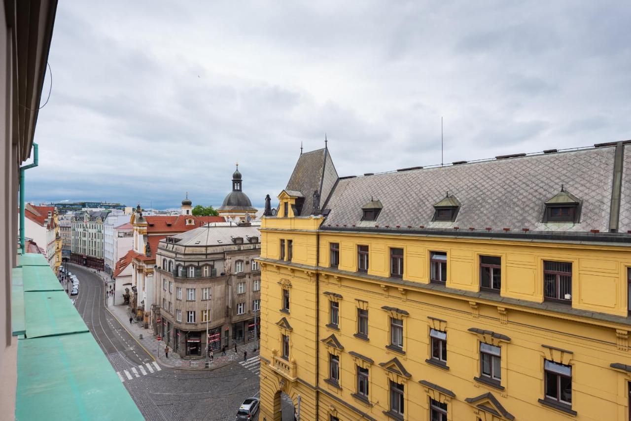 Appartamento New Luxury Apt With Ac&Parking In The Center Of Praga Esterno foto